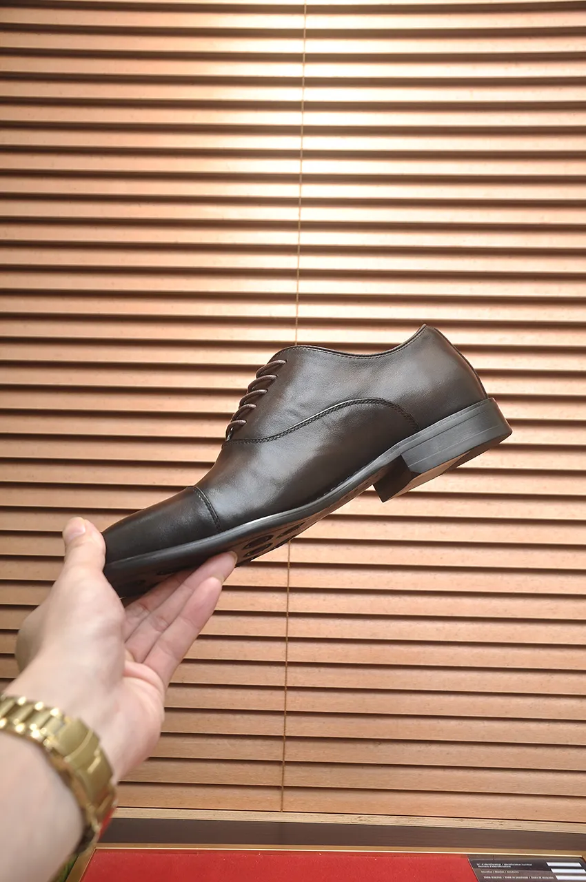 Men's shoes 💰580💶 Brand: GUCCI (Gucci) Standard code: Men's code 38/44 (45 can be customized) Grade: Same as the official website Original quality Material: Original cowhide Water-dyed cowhide lining Original rubber outsole Style category: Men's fashionable casual leather shoes Distinguished big-name luxury elements Top luxury Color: Actual picture